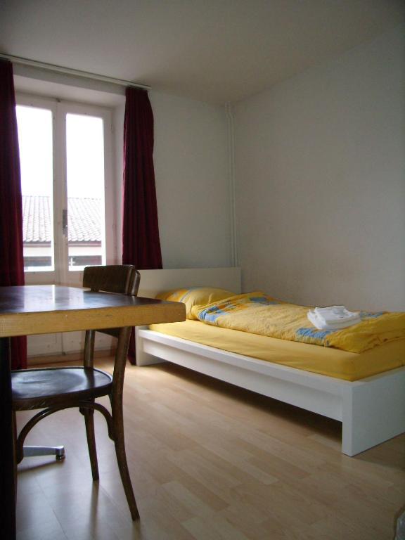 Hotel Schweizerhaus Chur Room photo